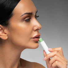 Carica l'immagine nel visualizzatore di Gallery, Lucidalabbra